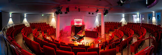 Theater in der Parkresidenz, Sitzreihen und Bühne @ 